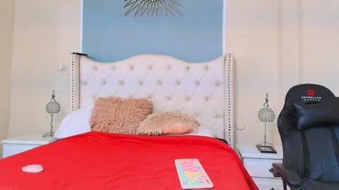 Emily online show from November 18, 2025, 12:27 am