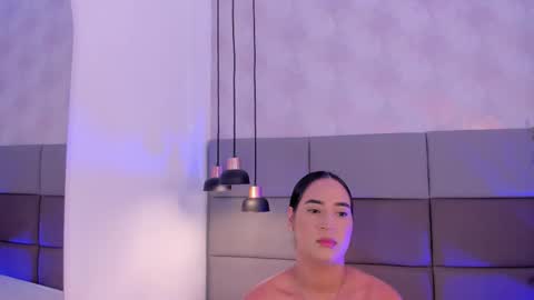 emily_luve online show from November 30, 2025, 1:15 pm