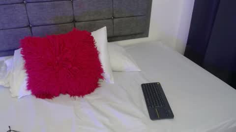 Snapshot of emily_milff chatting on June 3, 2026, 11:46 am emily_milff online show from June 3, 2026, 11:46 am