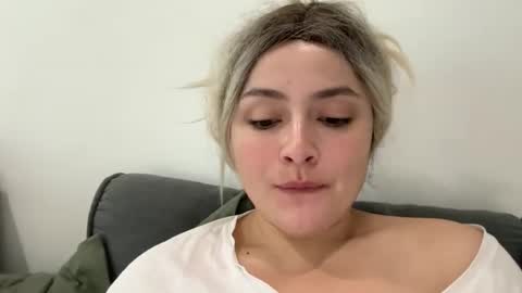 emily_morning_dew online show from September 9, 2025, 5:40 am