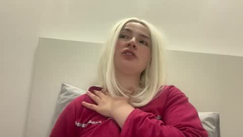 Snapshot of emily_morning_dew chatting on February 3, 2026, 7:35 am emily_morning_dew online show from February 3, 2026, 7:35 am