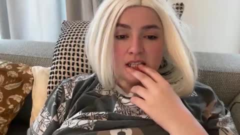 Snapshot of emily_morning_dew chatting on February 22, 2026, 8:02 am emily_morning_dew online show from February 22, 2026, 8:02 am