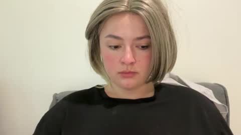 emily_morning_dew online show from May 18, 2026, 4:07 am