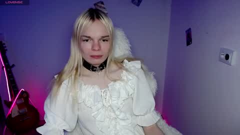 Lia online show from December 20, 2025, 8:43 am