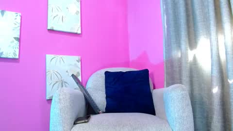 Snapshot of emily_oxx chatting on February 28, 2026, 6:31 pm Emily online show from February 28, 2026, 6:31 pm