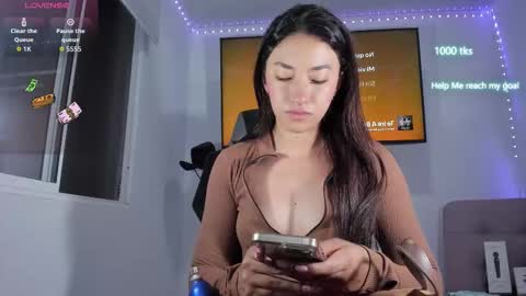 emily_palmeer online show from March 13, 2026, 10:11 am