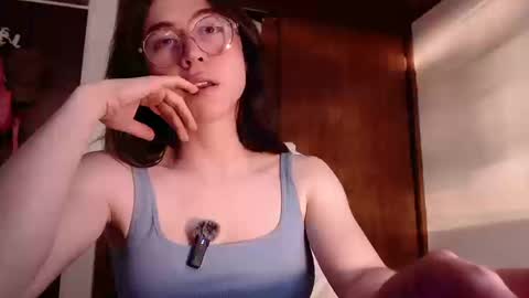 emily_pearl_ online show from September 10, 2025, 10:32 pm