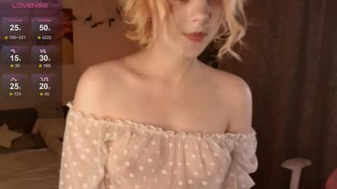 Snapshot of emily_relishh chatting on November 21, 2025, 1:21 pm emily_relishh online show from November 21, 2025, 1:21 pm