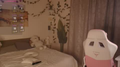 Snapshot of emily_relishh chatting on December 1, 2025, 1:05 pm emily_relishh online show from December 1, 2025, 1:05 pm