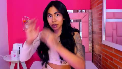 Snapshot of emily_sexy3 chatting on September 27, 2025, 11:37 am Emily online show from September 27, 2025, 11:37 am