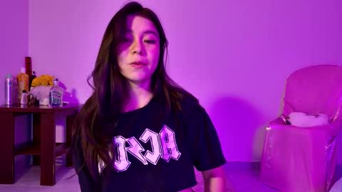 Emily online show from November 26, 2025, 10:33 pm