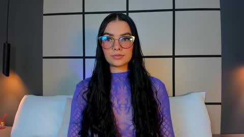 emily_tolson online show from February 10, 2026, 6:01 pm