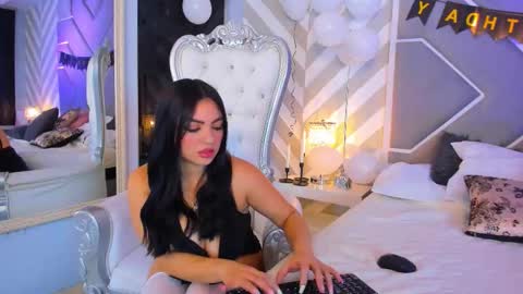 Emily White online show from November 30, 2025, 5:22 am