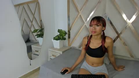 Snapshot of emilyasm chatting on November 25, 2025, 10:10 pm emilyasm online show from November 25, 2025, 10:10 pm