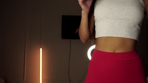 emilybatee online show from December 11, 2024, 5:59 pm