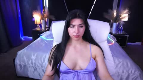 Emy online show from October 10, 2025, 8:13 am