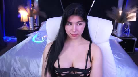 Emy online show from October 21, 2025, 5:52 am