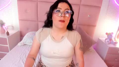 Snapshot of emilycartermd chatting on June 6, 2026, 4:17 am Emily online show from June 6, 2026, 4:17 am