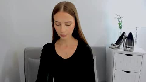 EmilyCharming online show from January 14, 2025, 9:20 pm