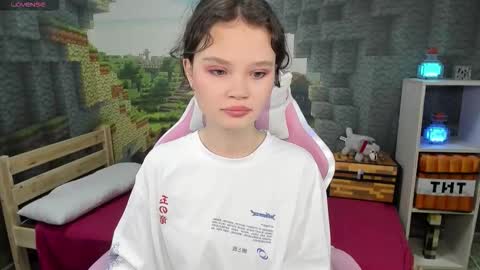 Emilyhaves online show from September 22, 2025, 11:18 pm