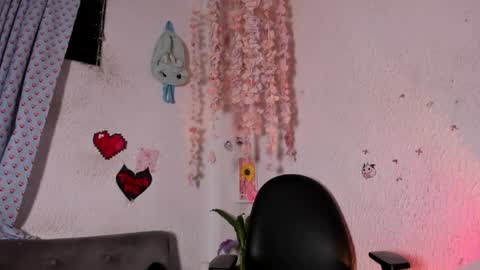 Emily online show from June 4, 2026, 5:02 am