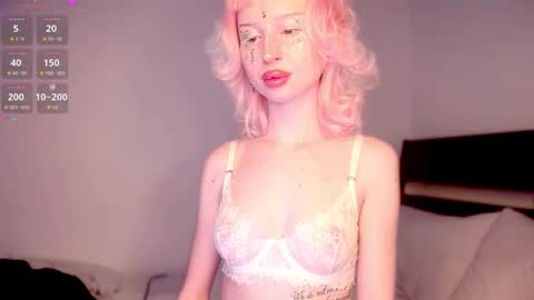 Snapshot of emilycutegirl chatting on February 3, 2026, 6:13 pm Emily online show from February 3, 2026, 6:13 pm