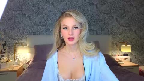 Snapshot of emilydancee chatting on March 4, 2026, 3:18 pm emilydancee online show from March 4, 2026, 3:18 pm
