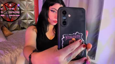 Snapshot of emilydarkwood chatting on October 5, 2025, 12:47 pm  Emily  online show from October 5, 2025, 12:47 pm