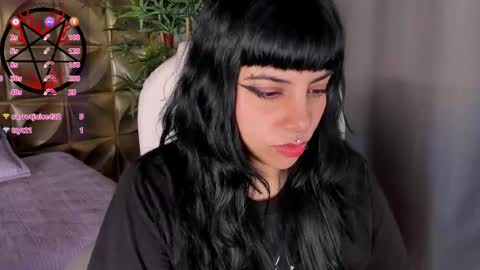 Snapshot of emilydarkwood chatting on October 17, 2025, 2:52 pm  Emily  online show from October 17, 2025, 2:52 pm