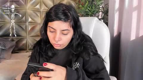 Snapshot of emilydarkwood chatting on October 26, 2025, 1:06 pm  Emily  online show from October 26, 2025, 1:06 pm