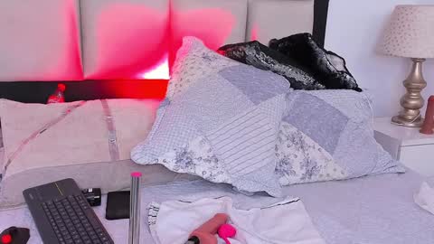 Emily online show from December 22, 2024, 1:01 am