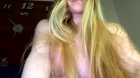 Snapshot of emilygibbes chatting on March 12, 2025, 10:05 am emilygibbes online show from March 12, 2025, 10:05 am