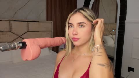 Emily Hendrix online show from December 31, 2024, 5:29 pm