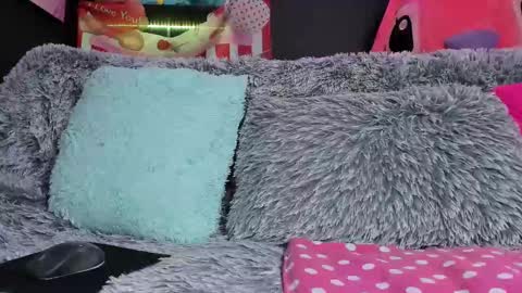 Emily Jhonson online show from February 17, 2025, 1:21 pm