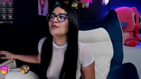 Emily Jhonson online show from March 10, 2026, 5:18 pm