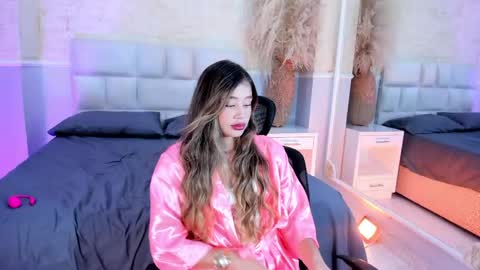 Snapshot of emilyjohnsoon_ chatting on April 16, 2026, 2:40 pm EmilyJhonson online show from April 16, 2026, 2:40 pm