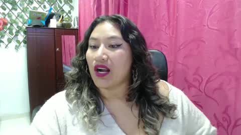 Emily Cortez online show from February 19, 2025, 2:01 am