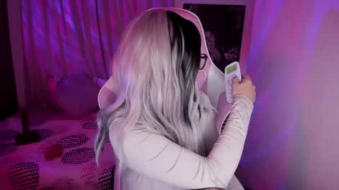 EMILY online show from February 3, 2025, 3:53 am