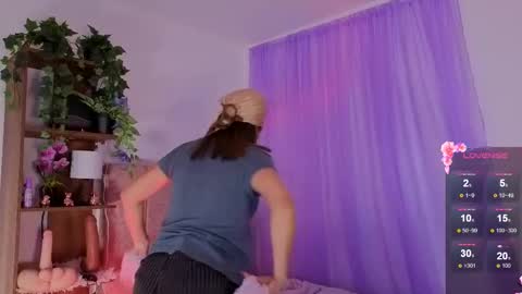 Snapshot of emilyrousex chatting on November 30, 2025, 2:10 pm emilyrousex online show from November 30, 2025, 2:10 pm