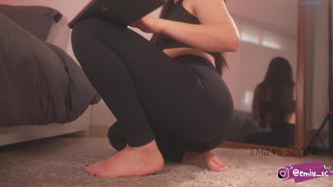 Snapshot of emilys_scott chatting on February 2, 2026, 2:05 pm Emy online show from February 2, 2026, 2:05 pm