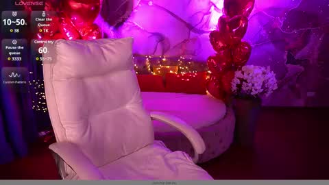 Snapshot of emilysunshines chatting on February 20, 2025, 9:20 pm  MY NAME IS Emily WELCOME EVERYONE I WILL BE HAPPY TO GIVE YOU WHAT YOU HAVE DREAMED OF FOR SO LONG online show from February 20, 2025, 9:20 pm