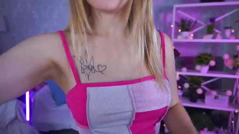 Snapshot of emilysunshines chatting on September 16, 2025, 6:47 am  MY NAME IS Emily WELCOME EVERYONE I WILL BE HAPPY TO GIVE YOU WHAT YOU HAVE DREAMED OF FOR SO LONG online show from September 16, 2025, 6:47 am