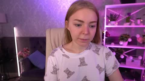 Snapshot of emilysunshines chatting on September 18, 2025, 6:26 am  MY NAME IS Emily WELCOME EVERYONE I WILL BE HAPPY TO GIVE YOU WHAT YOU HAVE DREAMED OF FOR SO LONG online show from September 18, 2025, 6:26 am