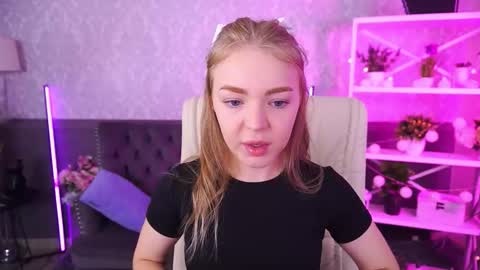 Snapshot of emilysunshines chatting on September 23, 2025, 6:16 am  MY NAME IS Emily WELCOME EVERYONE I WILL BE HAPPY TO GIVE YOU WHAT YOU HAVE DREAMED OF FOR SO LONG online show from September 23, 2025, 6:16 am