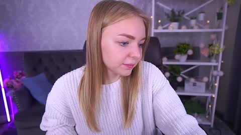 Snapshot of emilysunshines chatting on September 30, 2025, 6:18 am  MY NAME IS Emily WELCOME EVERYONE I WILL BE HAPPY TO GIVE YOU WHAT YOU HAVE DREAMED OF FOR SO LONG online show from September 30, 2025, 6:18 am