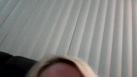 emilywarren296 online show from October 17, 2025, 11:57 am