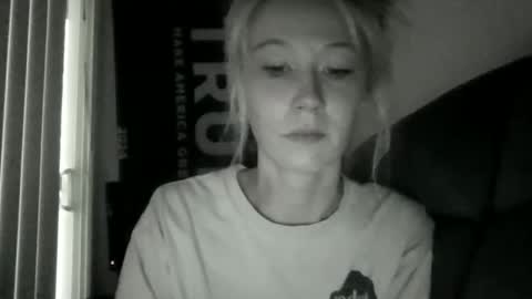 emilywarren296 online show from October 25, 2025, 1:18 pm