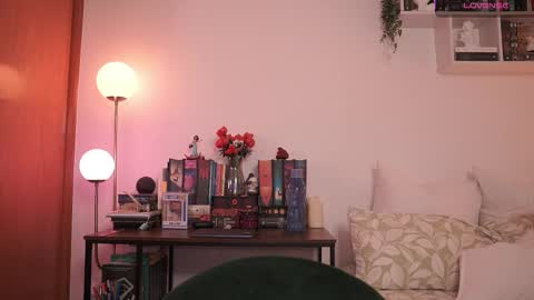 IG thickemmsss online show from October 27, 2025, 6:12 pm