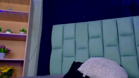 Snapshot of emilyy05_ chatting on May 22, 2026, 1:35 am Emily online show from May 22, 2026, 1:35 am