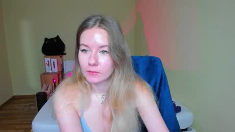 Snapshot of emilyy____ chatting on February 11, 2025, 9:09 am Emily online show from February 11, 2025, 9:09 am